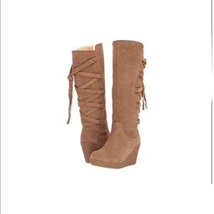 NWT Bearpaw Britney Wedge Boot